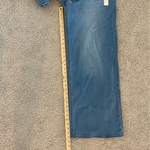 Universal Thread 16R Wide Leg High Rise Stretch Jeans, Light Wash - Picture 6 of 9